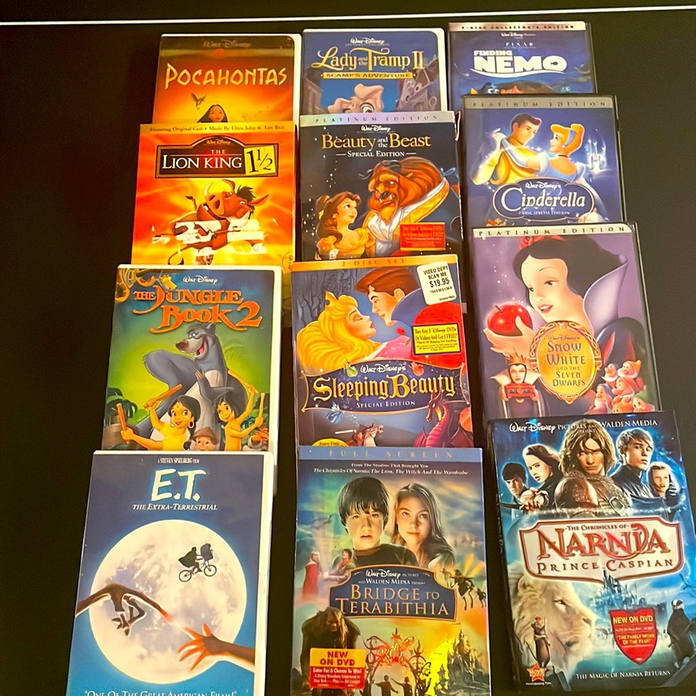 Disney bundle collection of 12 movies. Platinum Edition.DVDs